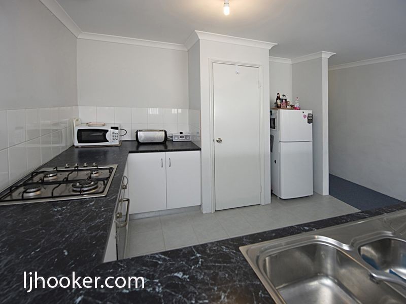 1/289 Wharf Street, Queens Park WA 6107