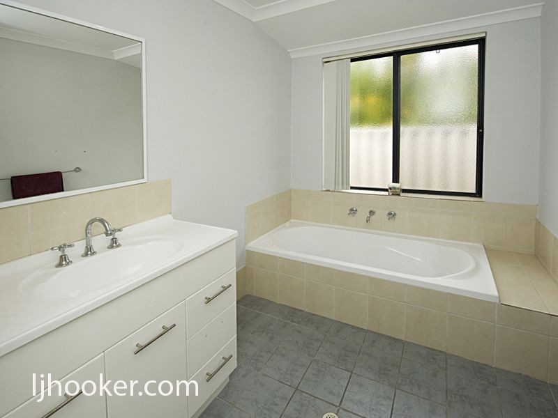 3/289 Wharf Street, Queens Park WA 6107