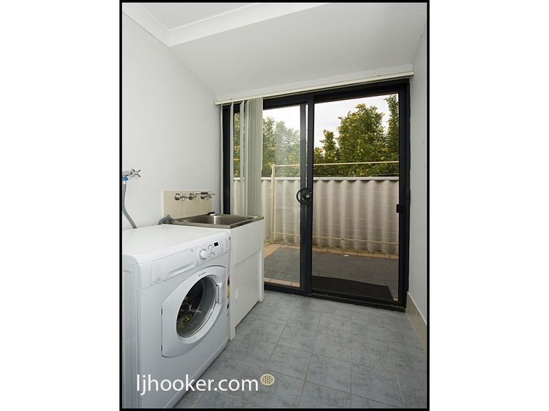 3/289 Wharf Street, Queens Park WA 6107