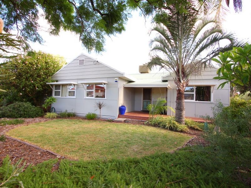 105 Mars Street, Carlisle WA 6101