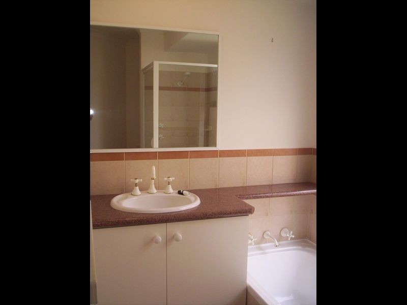 4i Ball Place, Queens Park WA 6107