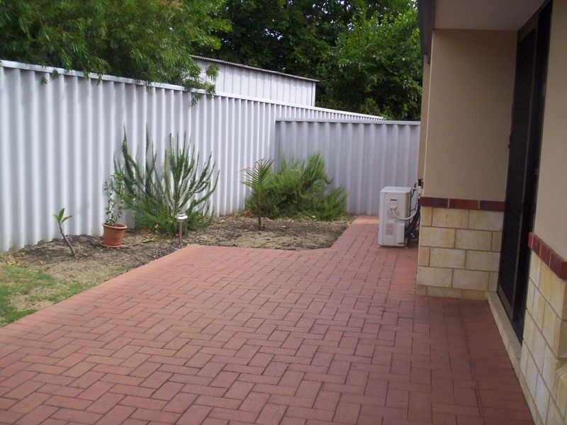 4i Ball Place, Queens Park WA 6107