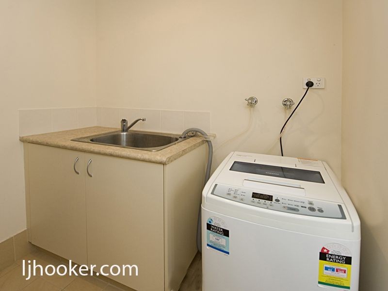 2/35 Nicholson Road, Cannington WA 6107