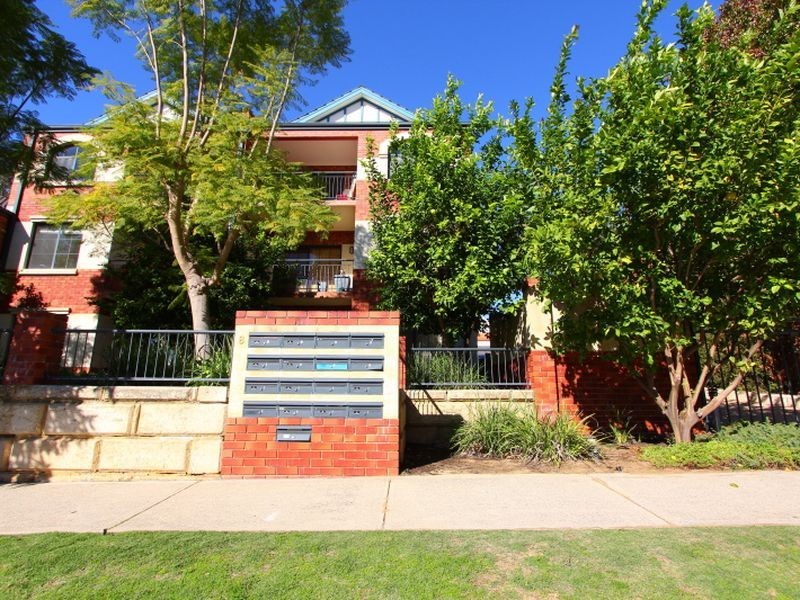 2/8 King George Street, Victoria Park WA 6100