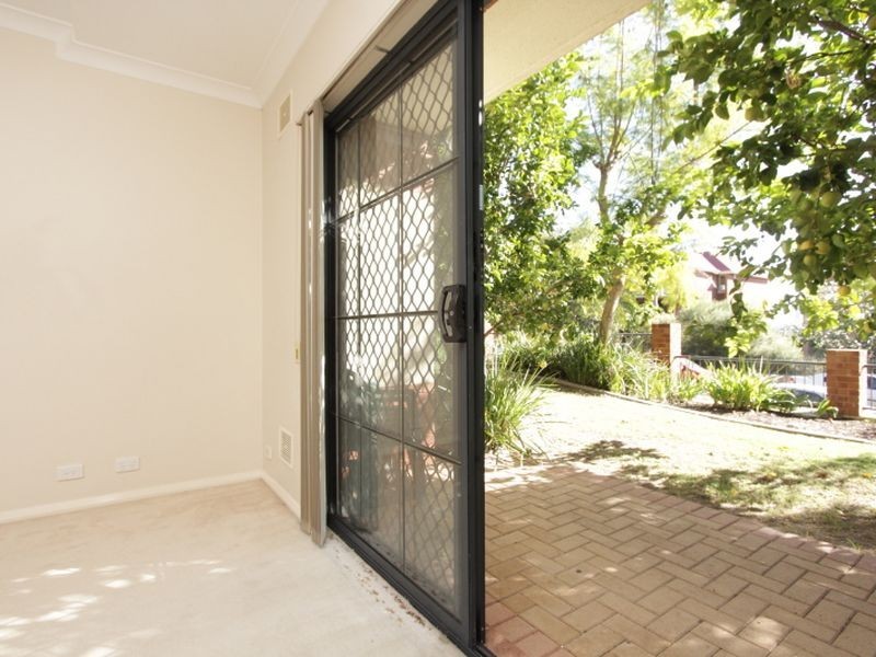 2/8 King George Street, Victoria Park WA 6100