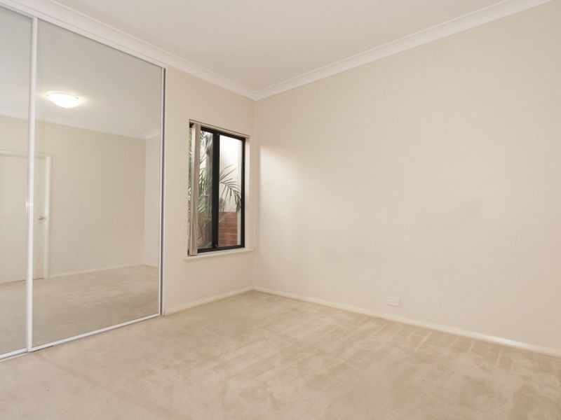 2/8 King George Street, Victoria Park WA 6100