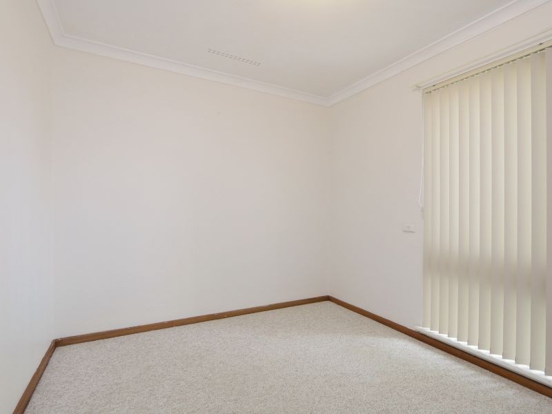 29 Longhurst Way, Queens Park WA 6107