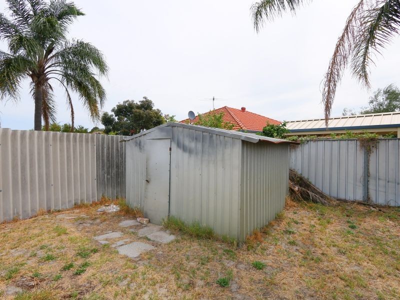 29 Longhurst Way, Queens Park WA 6107