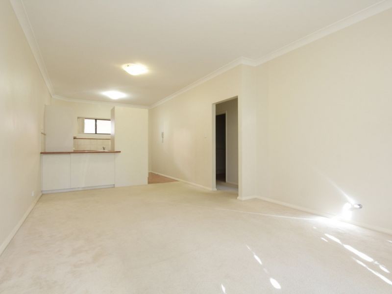 2/8 King George Street, Victoria Park WA 6100