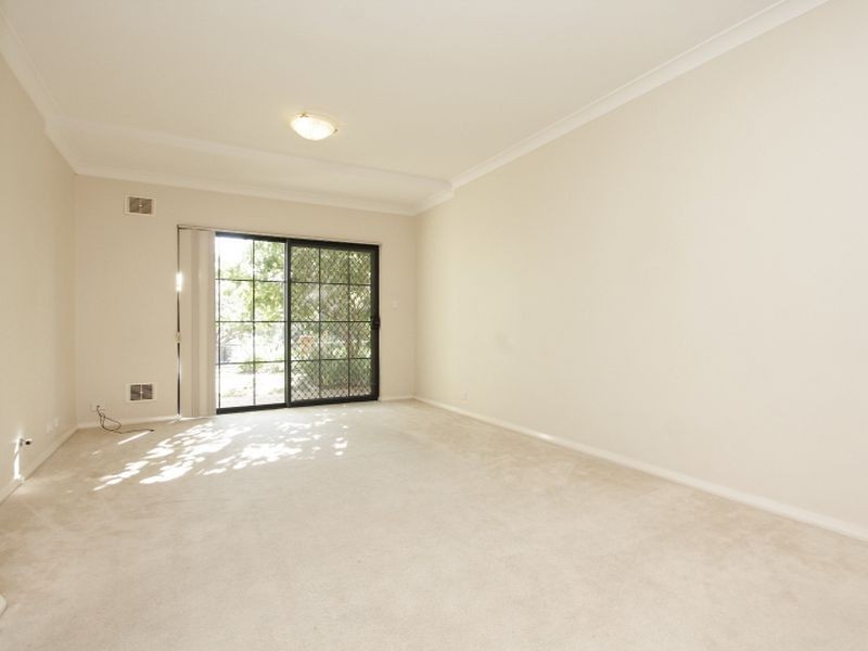 2/8 King George Street, Victoria Park WA 6100