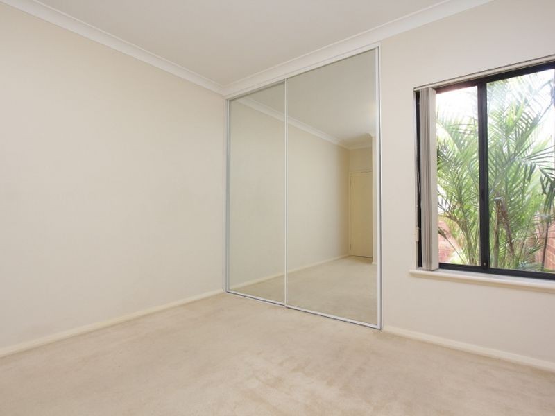 2/8 King George Street, Victoria Park WA 6100