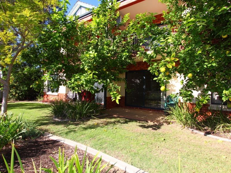 2/8 King George Street, Victoria Park WA 6100