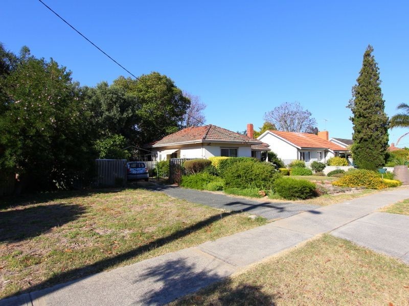 64 Hartfield Street, Queens Park WA 6107