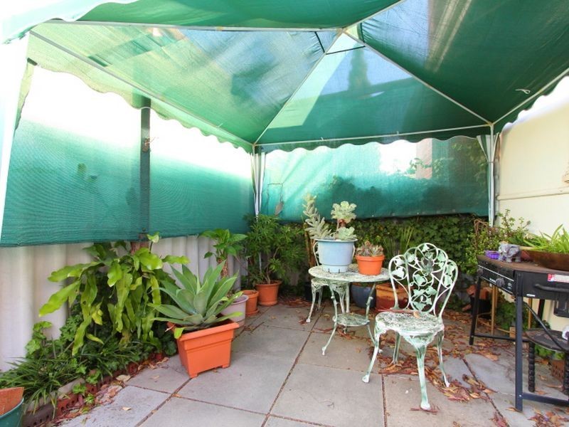 64 Hartfield Street, Queens Park WA 6107