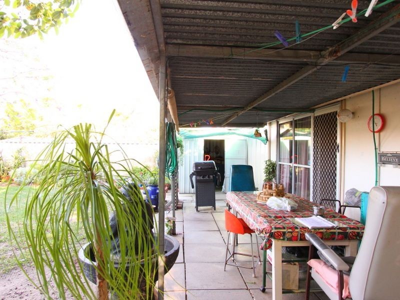 64 Hartfield Street, Queens Park WA 6107