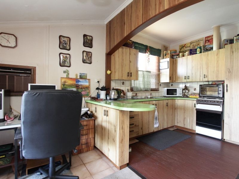 64 Hartfield Street, Queens Park WA 6107