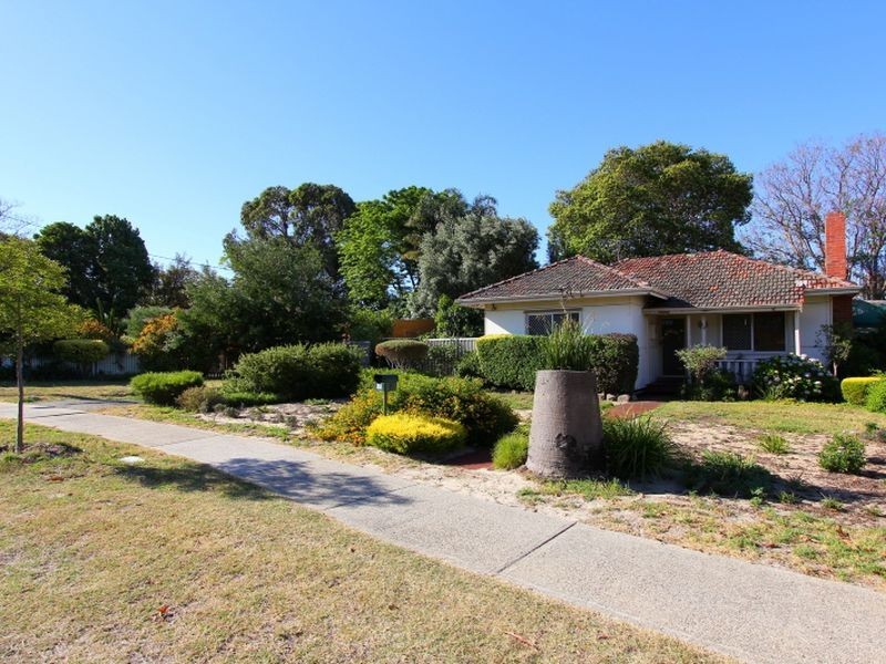 64 Hartfield Street, Queens Park WA 6107