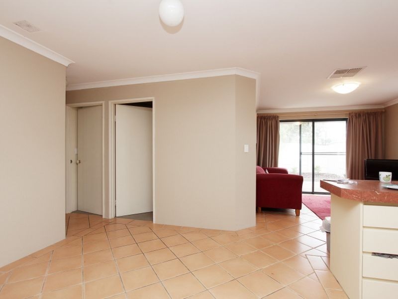 8/24 Farnham Street, Bentley WA 6102