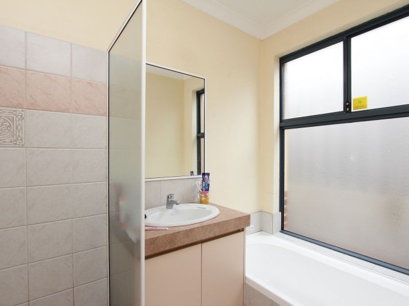 8/24 Farnham Street, Bentley WA 6102