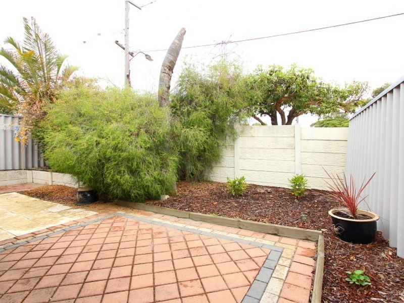 8/24 Farnham Street, Bentley WA 6102