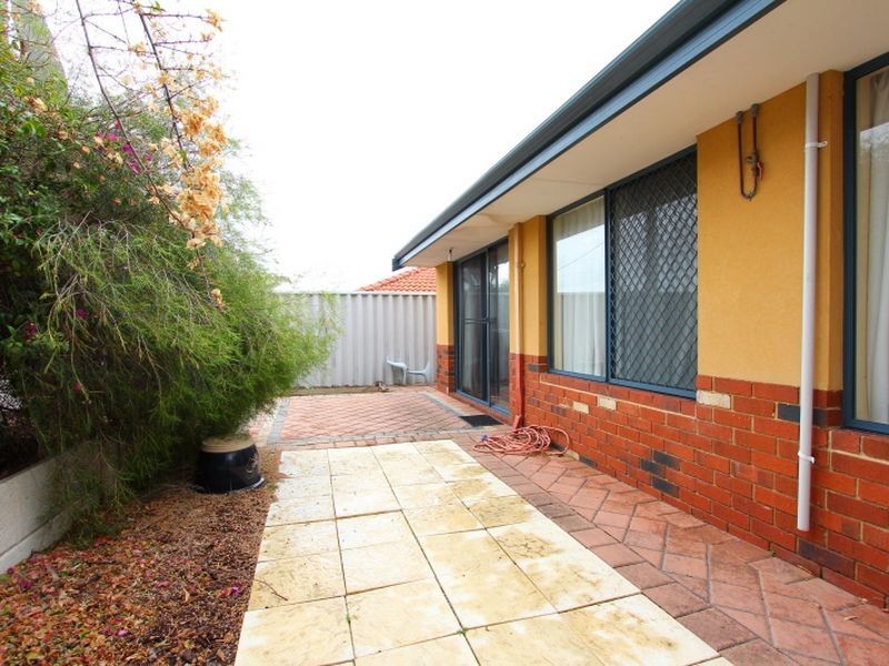 8/24 Farnham Street, Bentley WA 6102