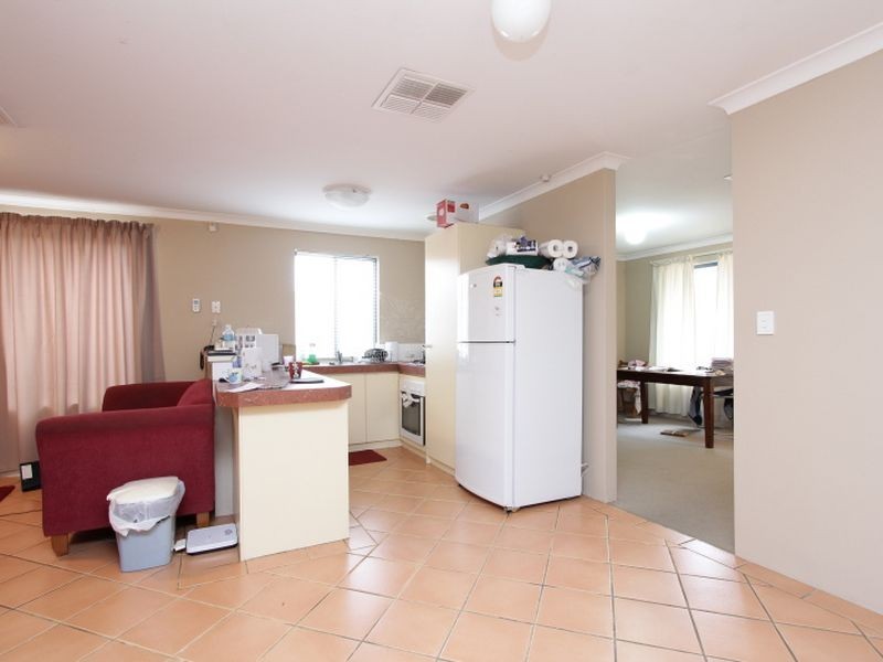 8/24 Farnham Street, Bentley WA 6102