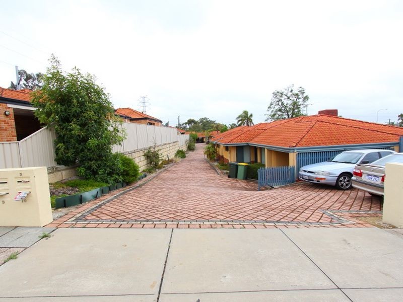 8/24 Farnham Street, Bentley WA 6102