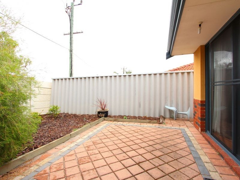 8/24 Farnham Street, Bentley WA 6102