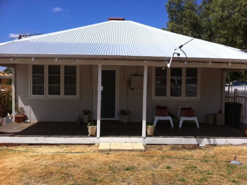 10 Reen Street, St James WA 6102