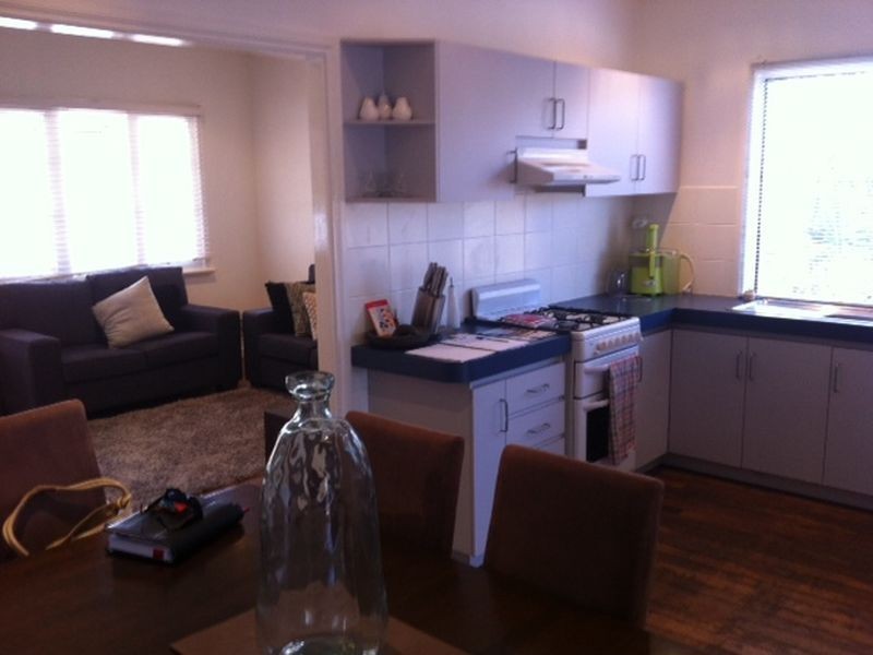 10 Reen Street, St James WA 6102