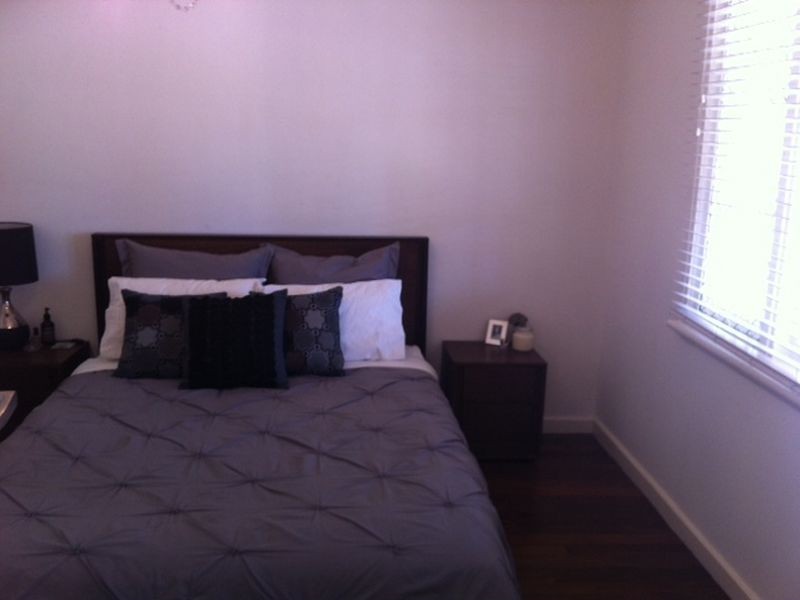 10 Reen Street, St James WA 6102