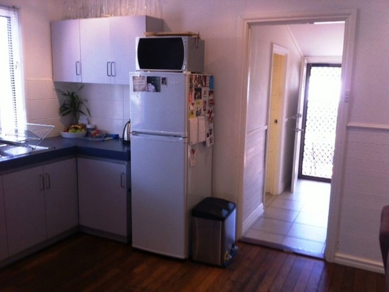 10 Reen Street, St James WA 6102