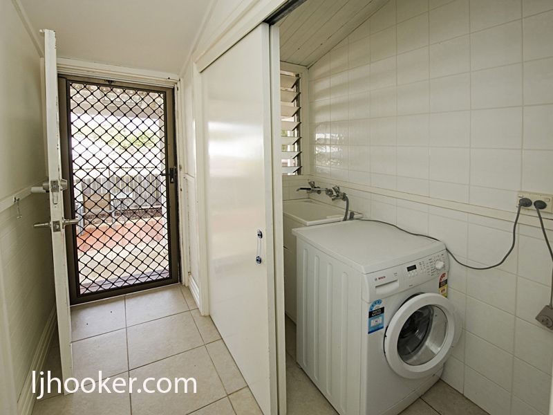 10 Reen Street, St James WA 6102