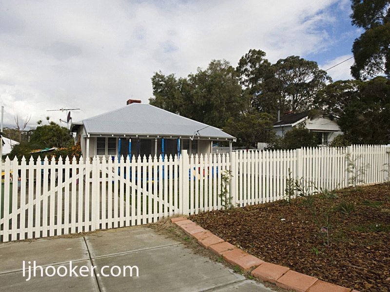 10 Reen Street, St James WA 6102