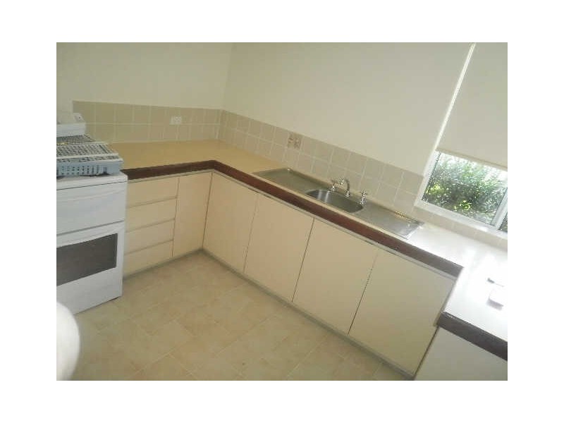 2/27 Berwick Street, Victoria Park WA 6100