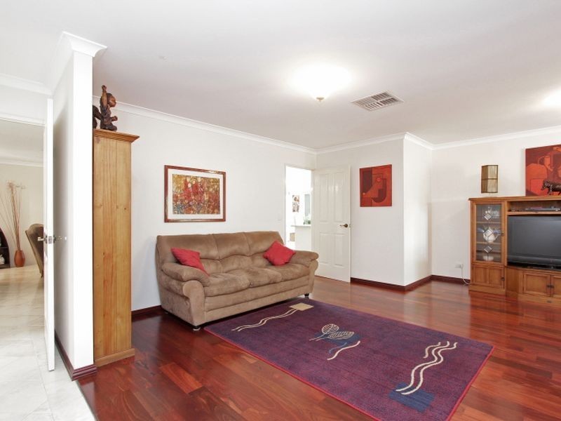 9 Rousham Street, Canning Vale WA 6155