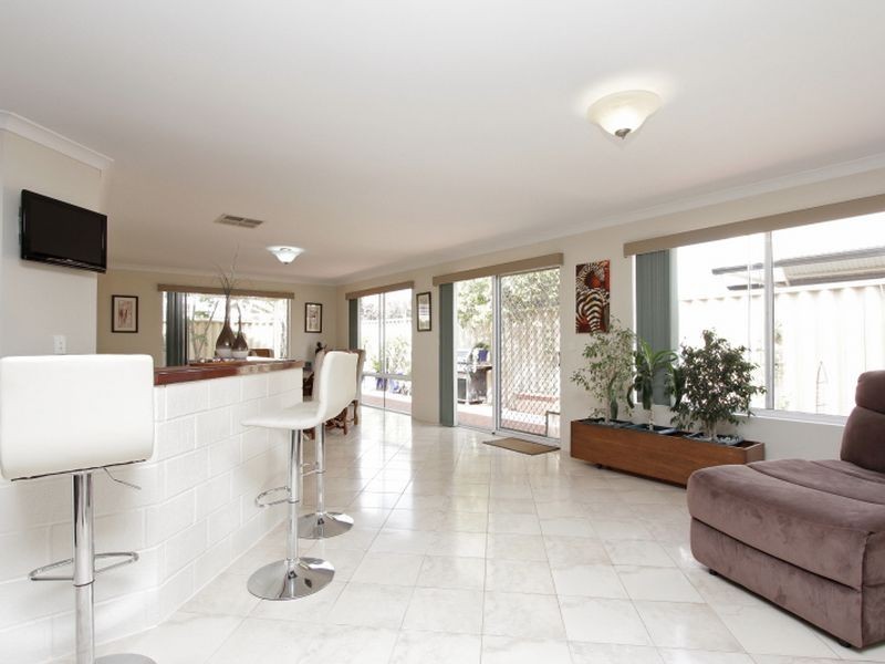 9 Rousham Street, Canning Vale WA 6155