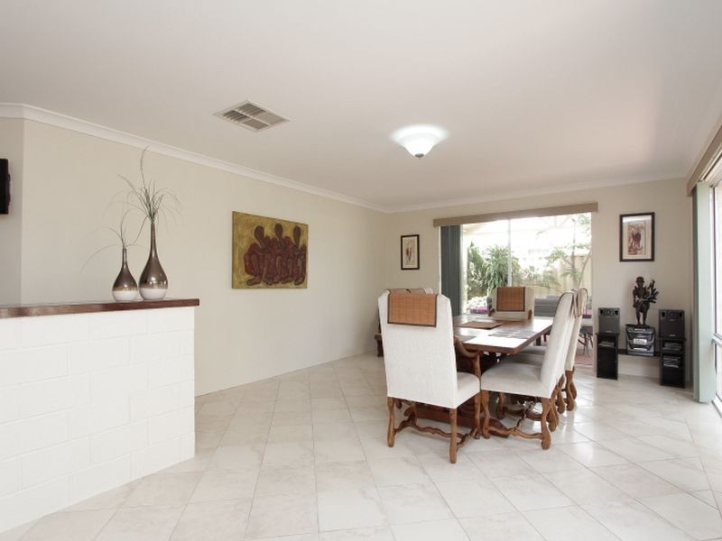 9 Rousham Street, Canning Vale WA 6155