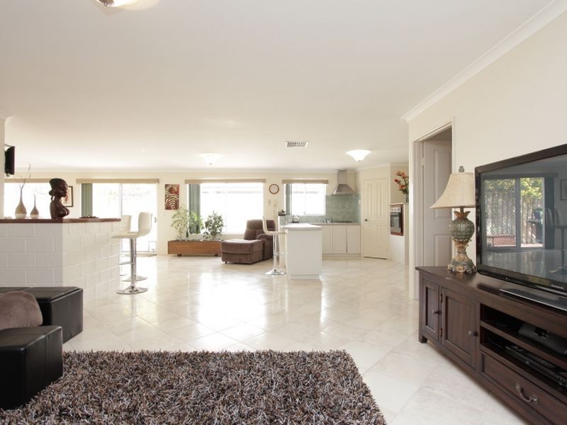 9 Rousham Street, Canning Vale WA 6155
