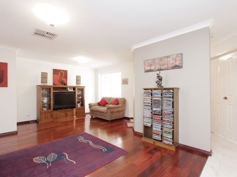 9 Rousham Street, Canning Vale WA 6155