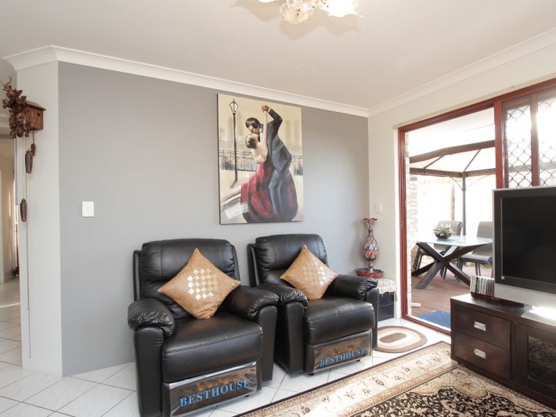 2/32 Crawford Street, Cannington WA 6107