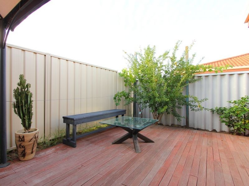 2/32 Crawford Street, Cannington WA 6107