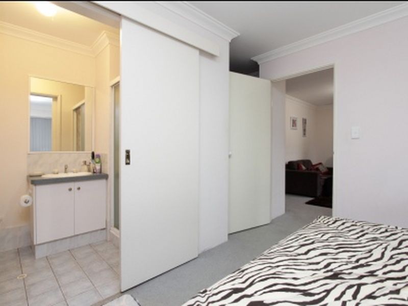 11/9 Lansing Street, Queens Park WA 6107