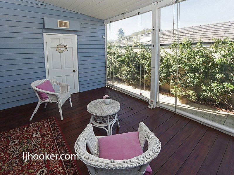 8 Temple Street, Victoria Park WA 6100