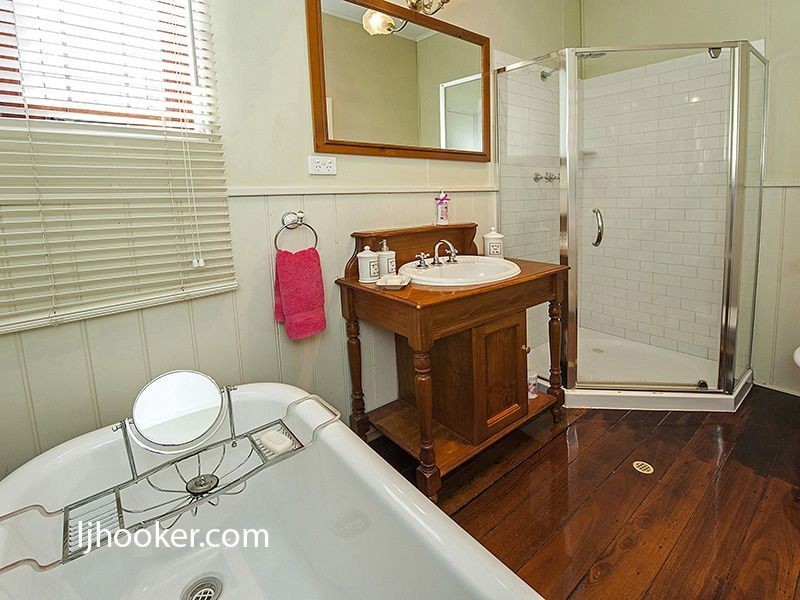 8 Temple Street, Victoria Park WA 6100