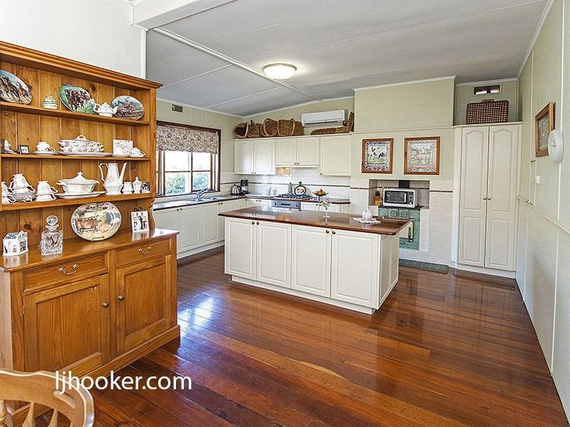 8 Temple Street, Victoria Park WA 6100