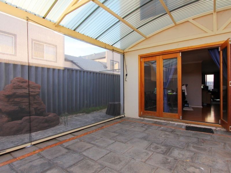 3/2 Ursuline Vista, Queens Park WA 6107