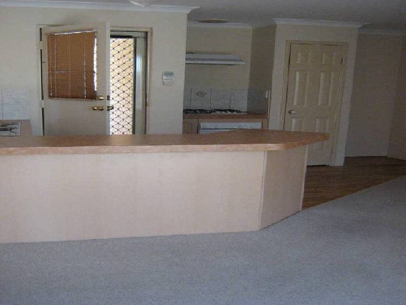 4/36 Queen Street, Bentley WA 6102