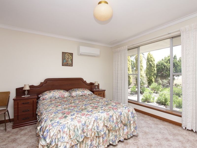 42 Stonehouse Crescent, Bentley WA 6102