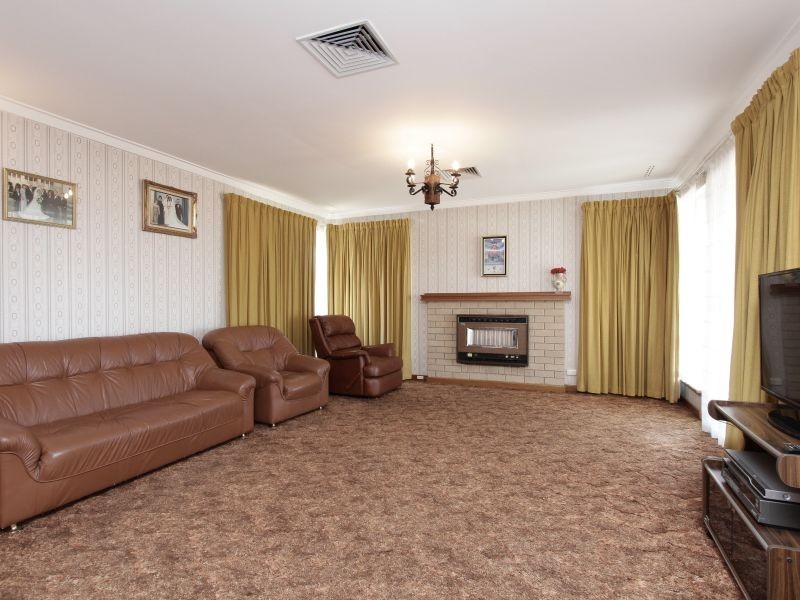 42 Stonehouse Crescent, Bentley WA 6102
